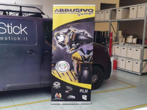 espositore rollup abusivo garage artestick