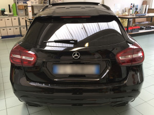 mercedes gla oscraumento cromature nero lucido