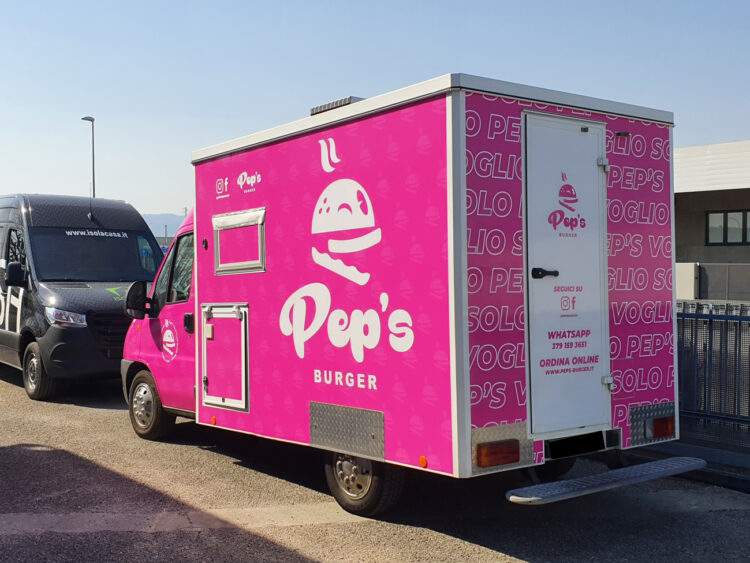 personalizzazione car wrapping truck food pubblicitario peps