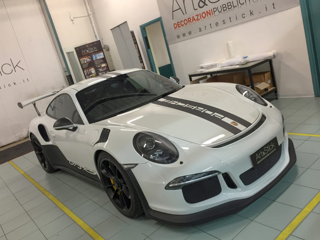personalizzazione porsche 911 gt3 rs stripes nero opaco car wrapping