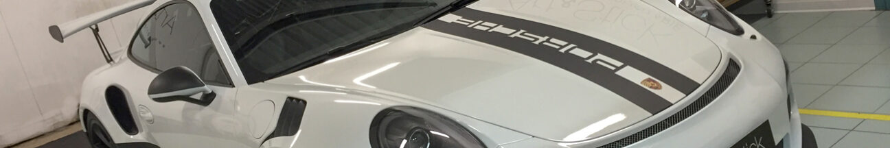 personalizzazione porsche 911 gt3 rs stripes nero opaco car wrapping