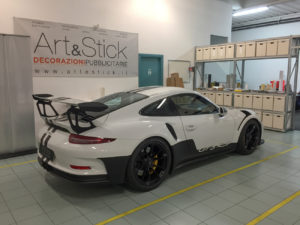 personalizzazione porsche 911 gt3 rs stripes nero opaco car wrapping