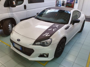 subaru brz personalizzazione cofano wrapping tetto