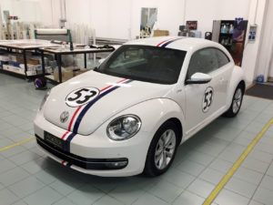 volkswagen maggiolino personalizzazione herbie 1